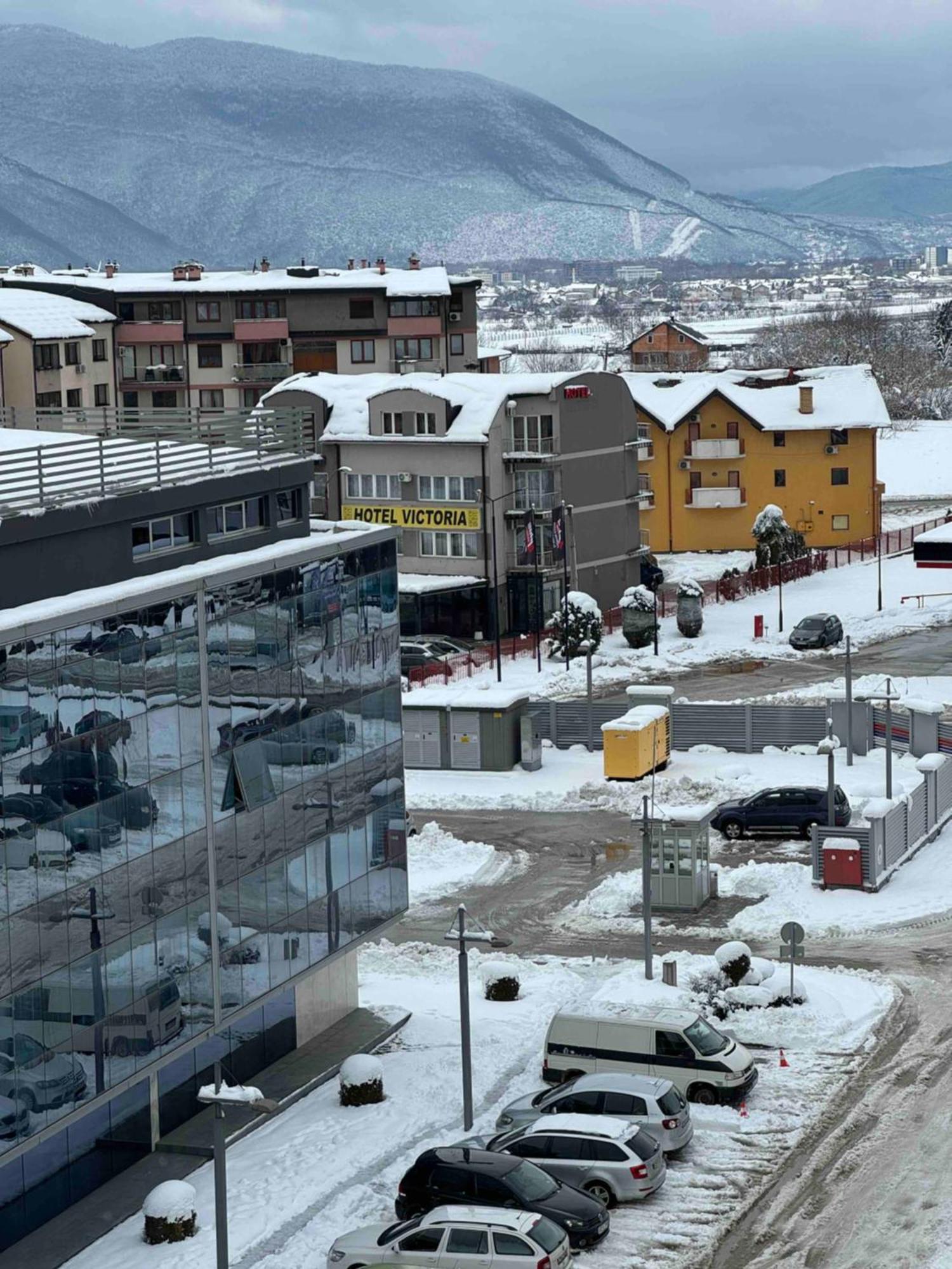 Hotel Victoria Lukavica Exterior foto